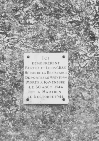 75. Brigade de Taulignan. Nature de la commémoration : stèle. Lieu : Taulignan, en bordure de la route départementale n°24, au point kilométrique 13,660. Nombre de victimes, mortes en déportation : 2. Circonstances : morts en déportation les 6 août 1944 et 30 août 1944.