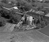 Vue aérienne de l'église Sainte-Catherine et du cimetière.