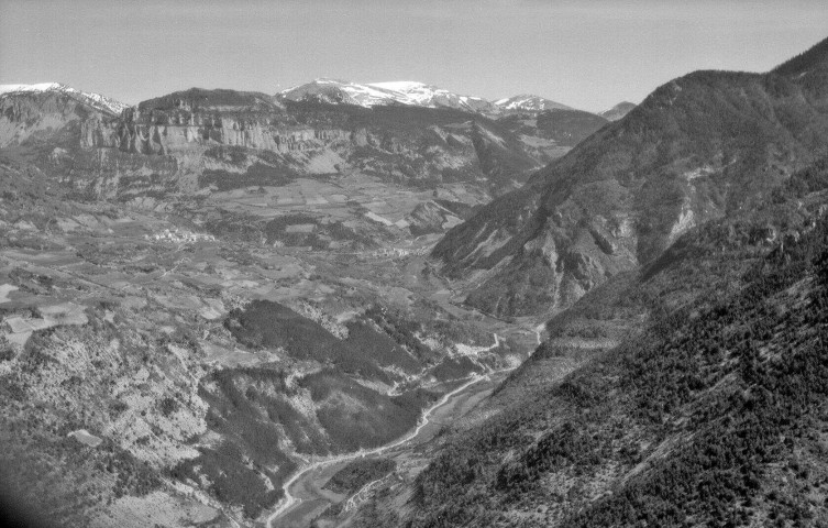 Treschenu-Creyers.- Vue aérienne du cirque d'Archiane.