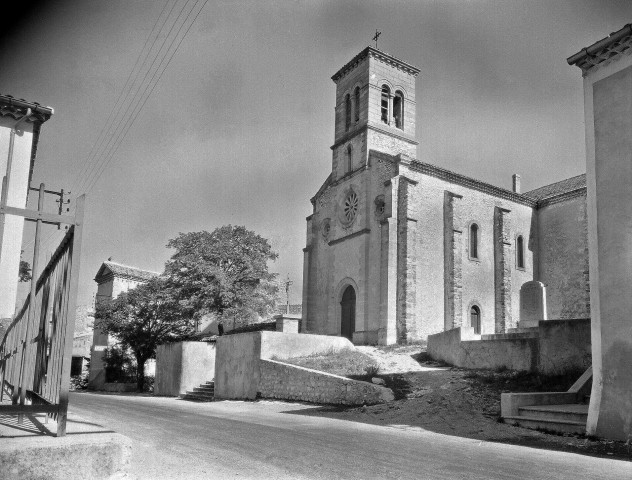 Roche-Saint-Secret-Béconne. - L'église Saint-Secret.
