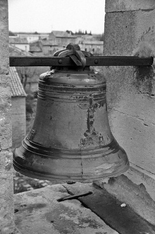 Bouchet. - L'église Notre-Dame, cloche du XVIIIe siècle.