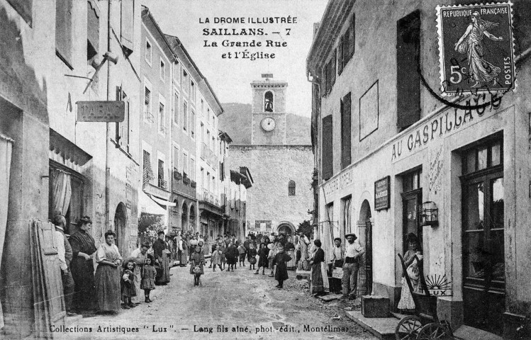 Saillans. - L'église Saint-Géraud vue de la Grande Rue.