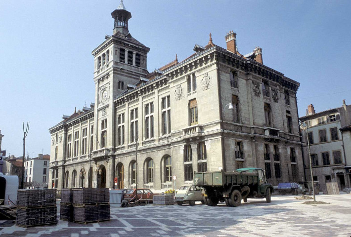 Valence.- Les premières rues piétonnes.