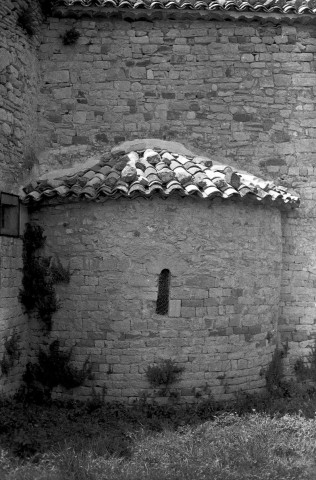 Sainte-Jalle. - L'abside nord de l'église Notre-Dame de Beauvert.