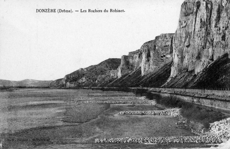 Les falaises du Robinet.