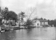 Jessains (Aube), usine de Beaulieu. - Vue depuis le pont sur l'Aube.