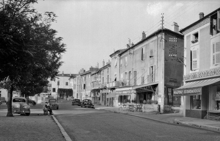 Bourg-lès-Valence.- Le jardin public quai Thannaron