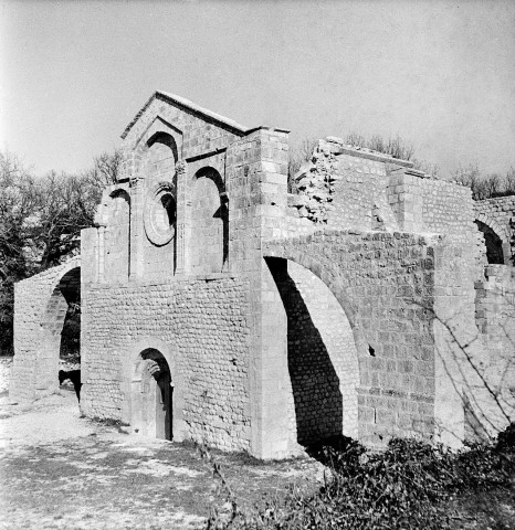 La Garde-Adhémar. - La chapelle du Val des Nymphes fut restaurée et retrouva une couverture en 1991.