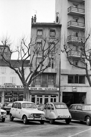 Valence.- Avenue Sadi Carnot.