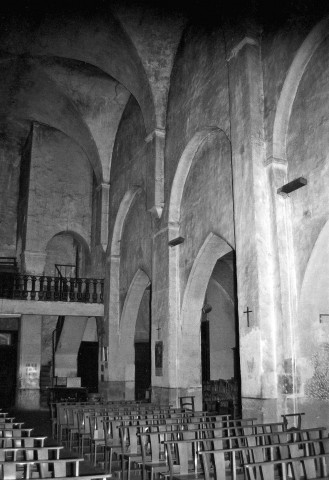 Saillans.- Le mur nord de la nef de l'église Saint-Géraud.