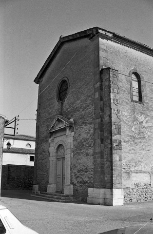 Upie.- Le porche de l'église Saint-Pierre.