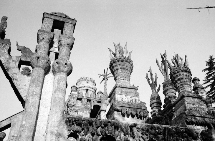 Hauterives.- Détail du palais idéal du Facteur Cheval.