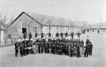 Valence. - Soldats de la 13e batterie, caserne La Tour Maubourg.