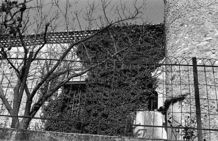 Montboucher-sur-Jabron.- La façade sud de la chapelle Saint-Blaise.