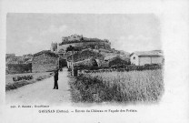 Grignan.- Vue du village et du château .