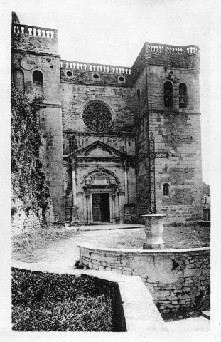 Grignan.- La collégiale Saint-Sauveur.