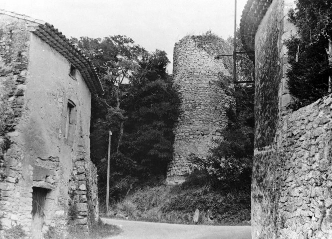 Vaunaveys-la-Rochette.- Entrée ouest de Vaunaveys.