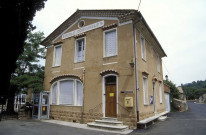 Piégon.- La mairie, l'ancienne école communale.