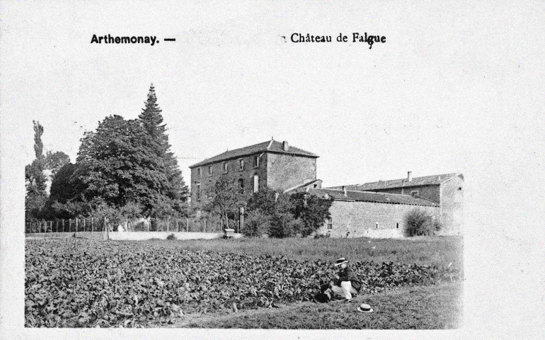 Le château de Falque au hameau de Reculais.