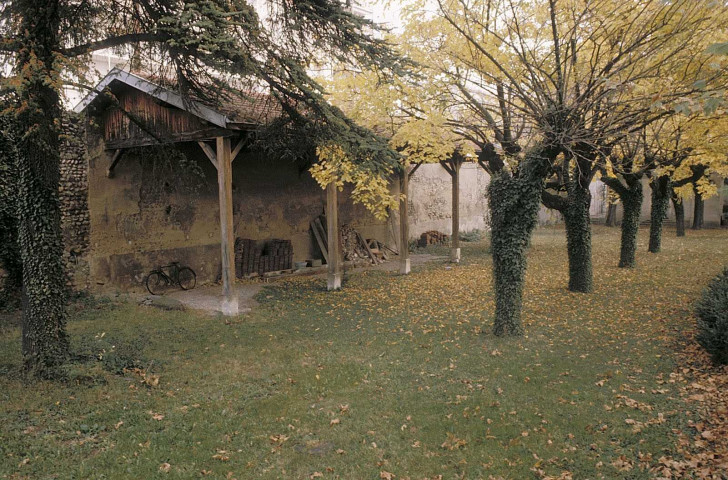 Romans-sur-Isère.- Jardin du musée, l'ancienne école supérieure.