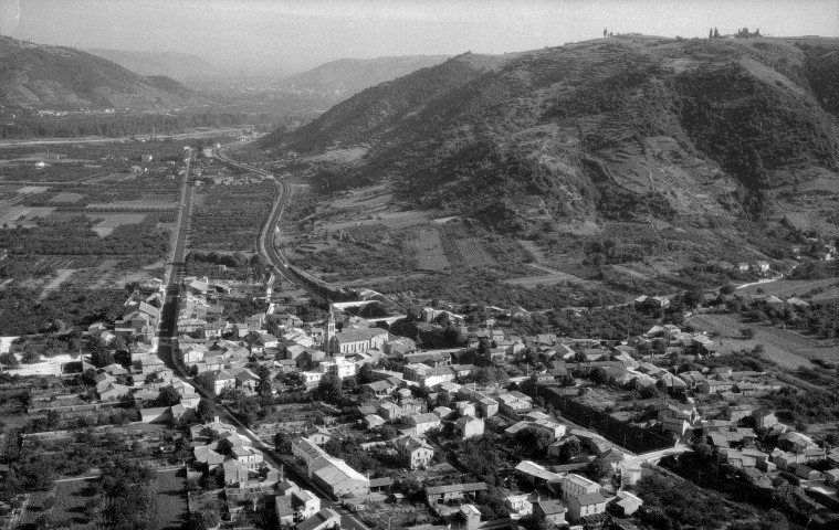 Erôme. - Vue aérienne du village