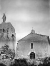 Clansayes. - L'église Saint-Michel et la tour.