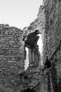 Montbrun-les-Bains.- Intérieur de l'aile sud-est du château, avant les travaux de consolidation.