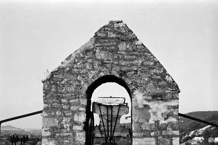 Pont-de-Barret. - Détail du clocheton de l'église Notre-Dame la Brune, avant travaux.