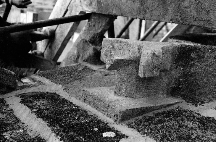 Grâne.- Travaux suite à un coup de foudre sur le beffroi.