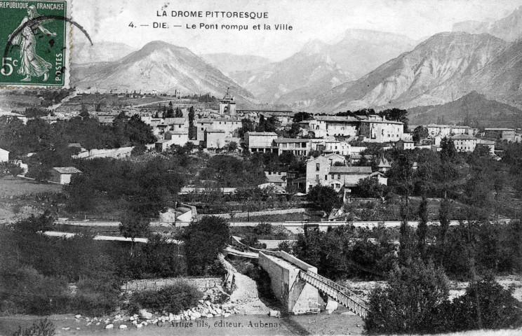 La ville et le pont sur la Drôme.