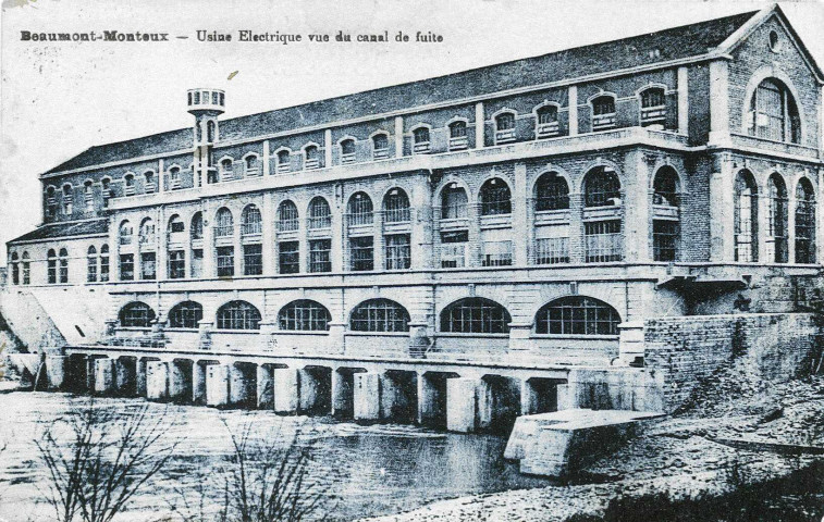 L'usine hydroélectrique sur l'Isère, construite entre 1916 et 1921.