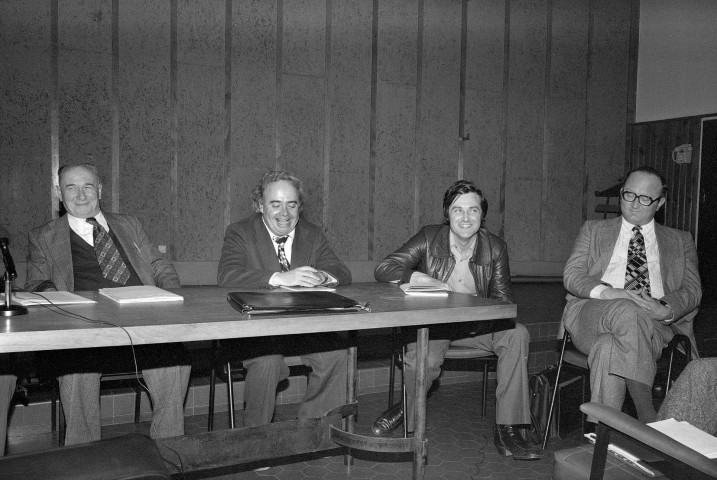 Valence.- Forum des Archives départementales au foyer Protestant.