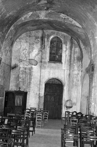 Malataverne. - La nef de la chapelle Saint-Jean-Baptiste du hameau de Rac.