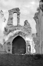 La Bâtie-Rolland. - L'église Saint-Roch en ruines, l'ancienne chapelle du château.
