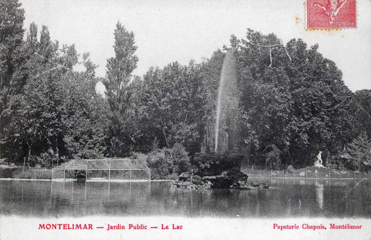 Le plan d'eau du Jardin Public.