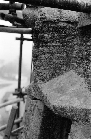 Grâne.- Travaux suite à un coup de foudre sur le beffroi.