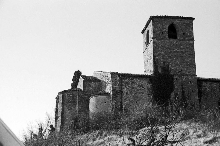 Gigors-et-Lozeron. - La façade nord de l'église Saint-Pierre.