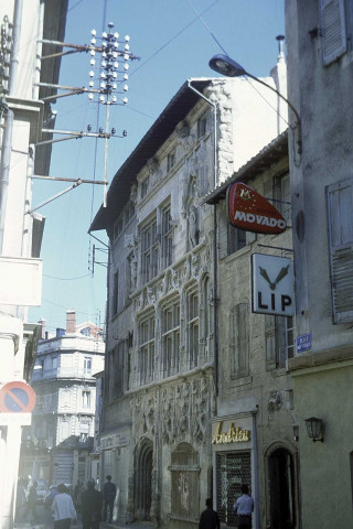 La maison des Têtes, Grande Rue.