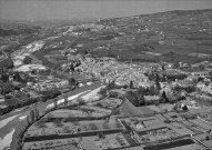 Aouste-sur-Sye.- Vue aérienne du village et de la Drôme.