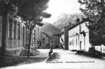 La mairie place Maurice Faure.