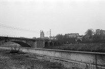 Saint-Vallier.- Les abords du château.