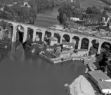 Vue aérienne de l'aqueduc et du plan d'eau de la Bourne.