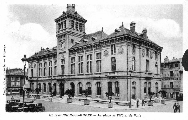 La mairie (1891-1895).