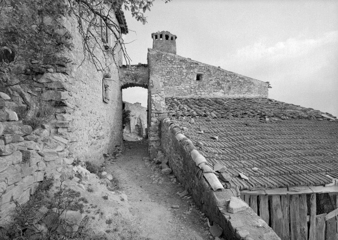 Mirabel-et-Blacons. - Ruelle de Mirabel.