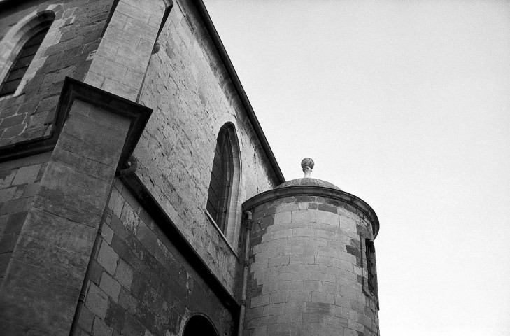 Valence. - Façade est de la sacristie de la cathédrale Saint-Apollinaire.