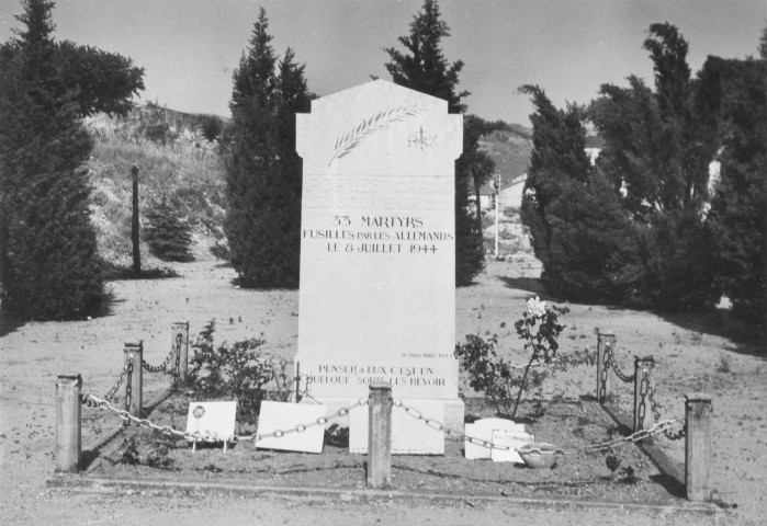 38. Brigade de Valence. Nature de la commémoration : monuments. Lieu : Portes-lès-Valence, entrée nord, en bordure de la route nationale n°7. Nombre de victimes, fusillées : 33. Circonstances : fusillées après l'arrestation le 8 juillet 1944.