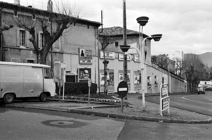 Montélimar.- Les abords de la porte Saint-Martin.