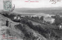 Route du Val de Drôme, l'usine de Brézème construite au début XVIIIe siècle, abritait une filature jusqu'en 1920.