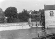 Jessains (Aube), usine de Beaulieu. - Le bâtiment des cardes et le déversoir.