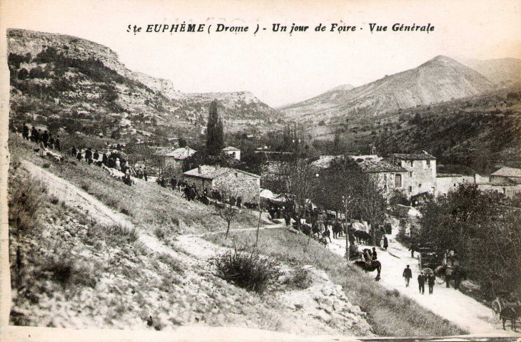 Le village un jour de foire.